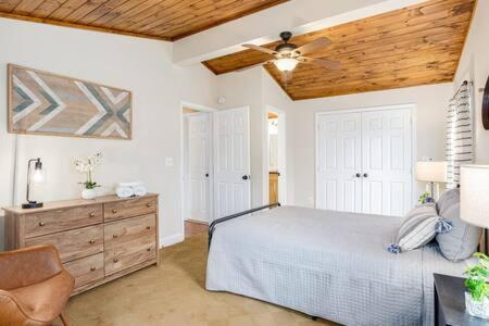 Harpers Ferry Cabin Hot Tub, Deck, Fire Pit, Wifi Экстерьер фото
