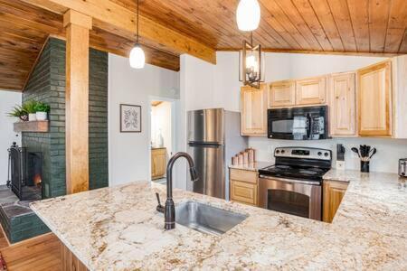 Harpers Ferry Cabin Hot Tub, Deck, Fire Pit, Wifi Экстерьер фото