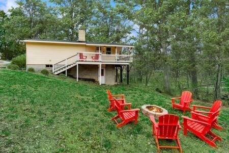 Harpers Ferry Cabin Hot Tub, Deck, Fire Pit, Wifi Экстерьер фото