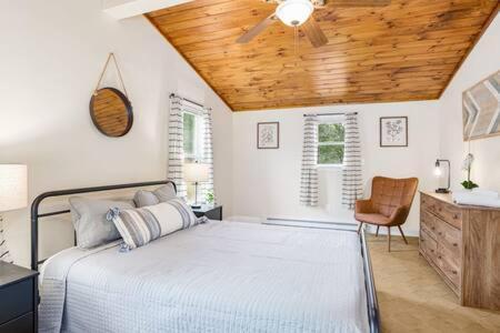 Harpers Ferry Cabin Hot Tub, Deck, Fire Pit, Wifi Экстерьер фото